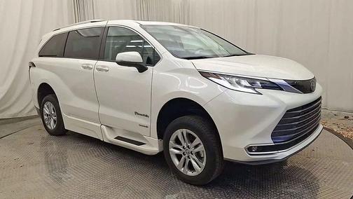 2021 Toyota Sienna Limited 7-Passenger