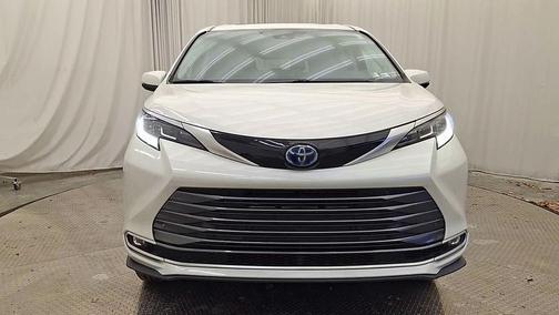 2021 Toyota Sienna Limited 7-Passenger