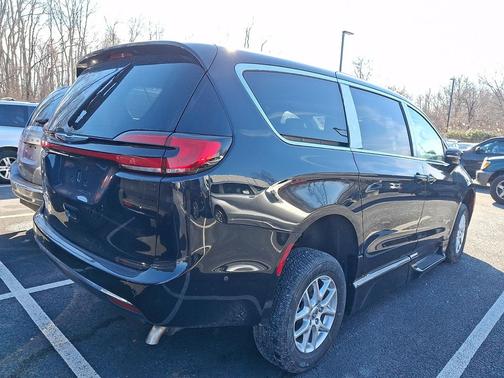 2025 Chrysler Pacifica L