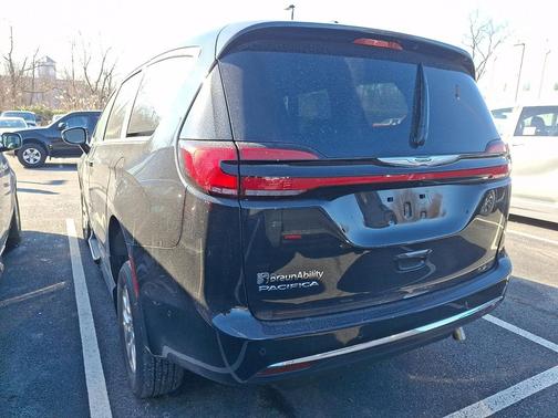 2025 Chrysler Pacifica L