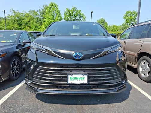 2023 Toyota Sienna XSE 25th Anniversary
