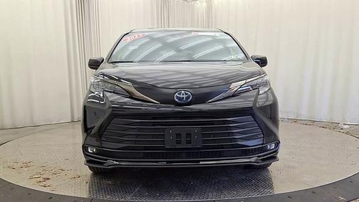 2023 Toyota Sienna XSE 25th Anniversary