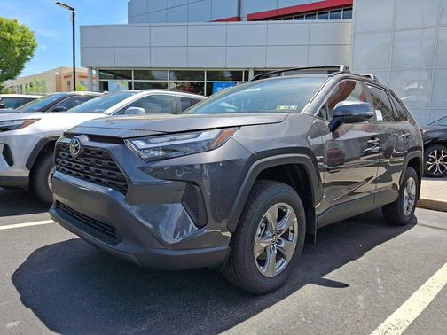 2025 Toyota RAV4 XLE