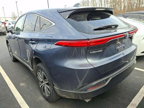 2022 Toyota Venza LE