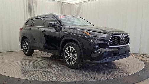 2021 Toyota Highlander LE