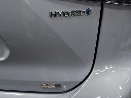 Cement 2022 Toyota Highlander Hybrid XLE