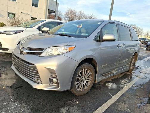 2018 Toyota Sienna XLE