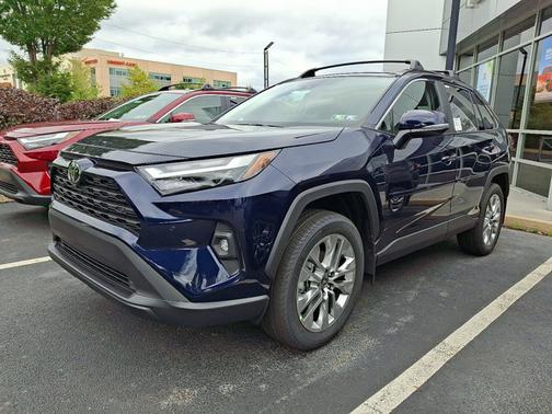 2025 Toyota RAV4 XLE Premium