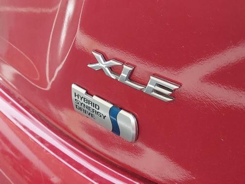 Photo 5 of 5 of 2014 Toyota Camry Hybrid XLE