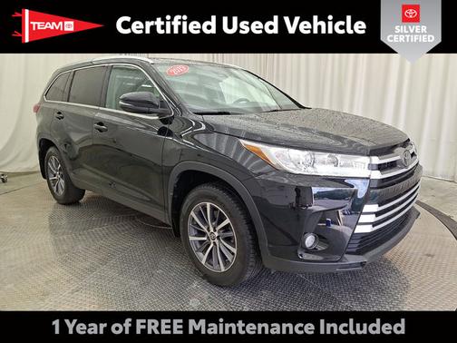 Midnight Black Metallic 2019 Toyota Highlander XLE