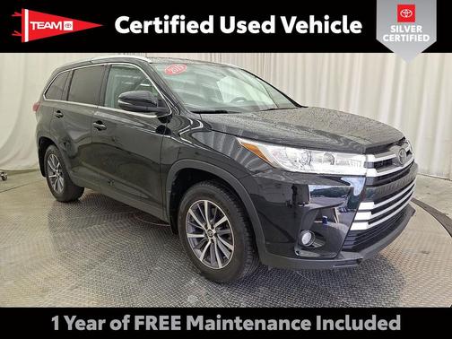 Midnight Black Metallic 2019 Toyota Highlander XLE