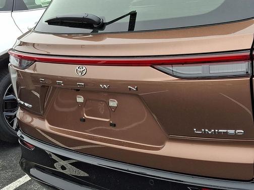 Bronze Age 2026 Toyota Crown Signia Limited