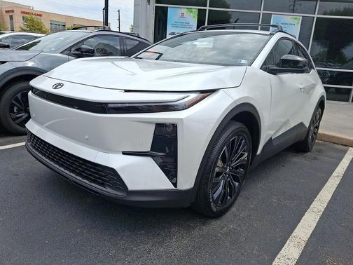Wind Chill Pearl 2026 Toyota C-HR XSE