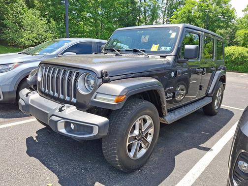Granite Crystal Metallic Clearcoat 2018 Jeep Wrangler Unlimited Sahara