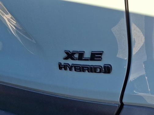 2023 Toyota RAV4 Hybrid XLE Premium