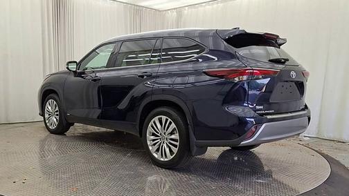 2024 Toyota Highlander Hybrid Platinum