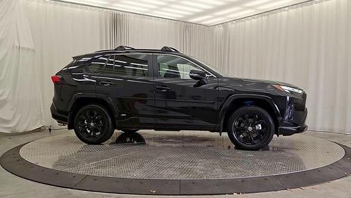 2024 Toyota RAV4 Hybrid SE