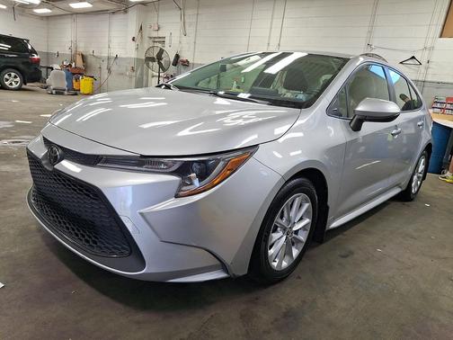 Classic Silver Metallic 2022 Toyota Corolla LE