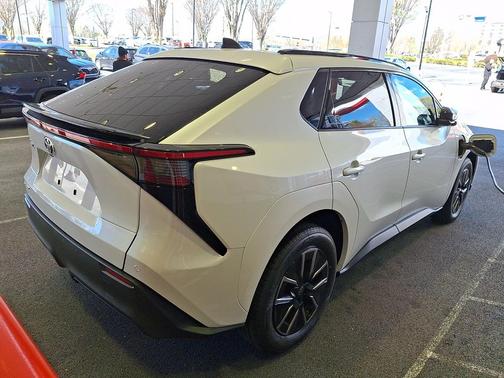 Wind Chill Pearl 2026 Toyota bZ XLE Plus