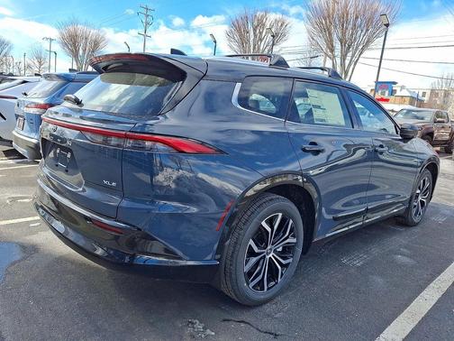 2026 Toyota Crown Signia XLE