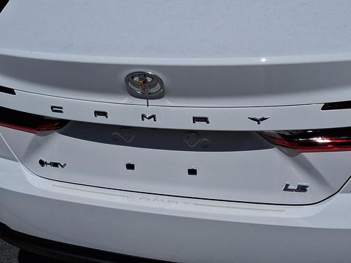 Ice Cap 2026 Toyota Camry LE