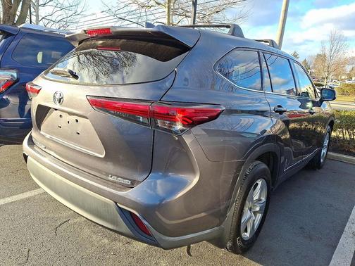 2020 Toyota Highlander LE