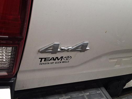 Ice Cap 2023 Toyota Tacoma SR