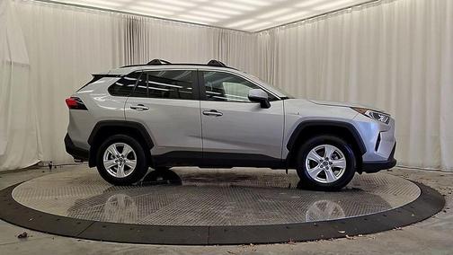 2019 Toyota RAV4 Hybrid XLE