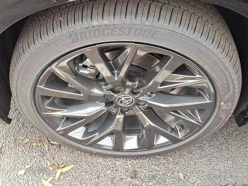 2025 Toyota Crown Signia Limited