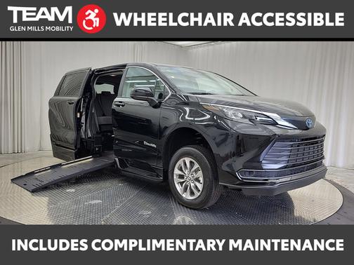 2024 Toyota Sienna LE