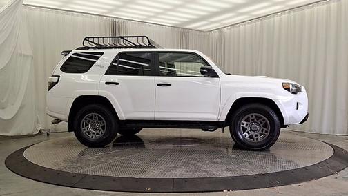 2020 Toyota 4Runner Venture