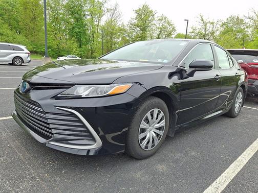Midnight Black Metallic 2022 Toyota Camry LE