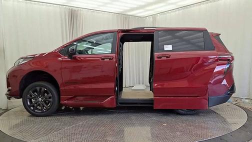2025 Toyota Sienna XSE
