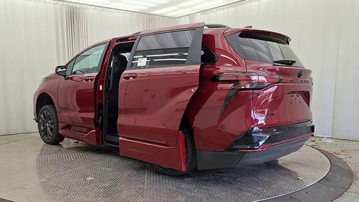 2025 Toyota Sienna XSE