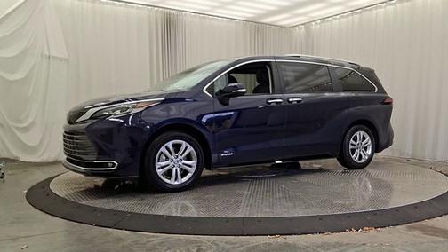 2021 Toyota Sienna Platinum 7 Passenger
