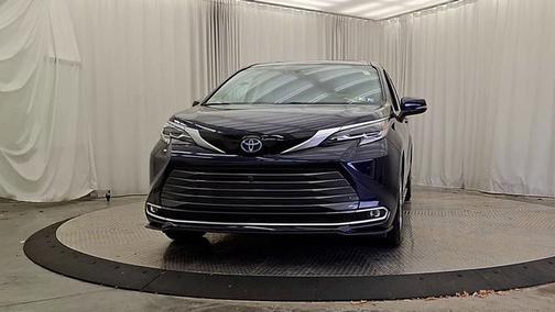 2021 Toyota Sienna Platinum 7 Passenger