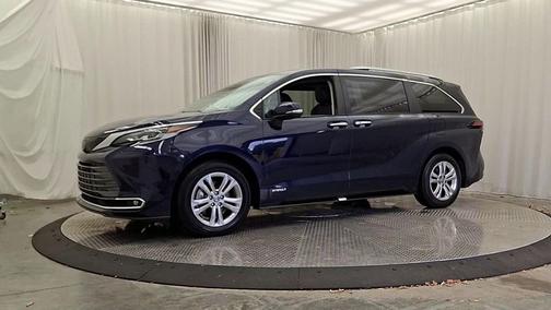 2021 Toyota Sienna Platinum 7 Passenger