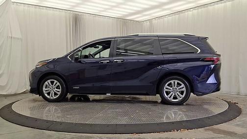 2021 Toyota Sienna Platinum 7 Passenger