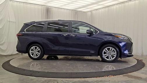 2021 Toyota Sienna Platinum 7 Passenger