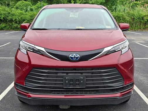 Ruby Flare Pearl 2023 Toyota Sienna LE