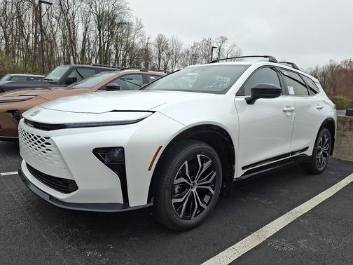 2026 Toyota Crown Signia XLE