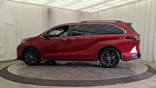 2024 Toyota Sienna XSE