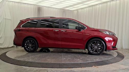 2024 Toyota Sienna XSE