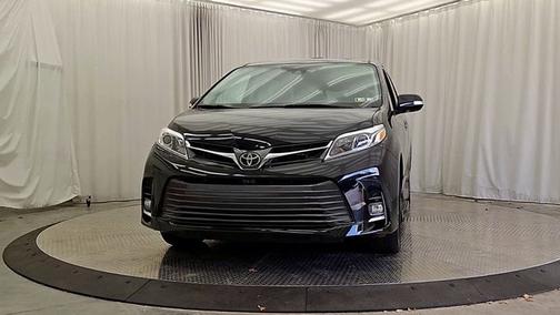 2019 Toyota Sienna Limited Premium