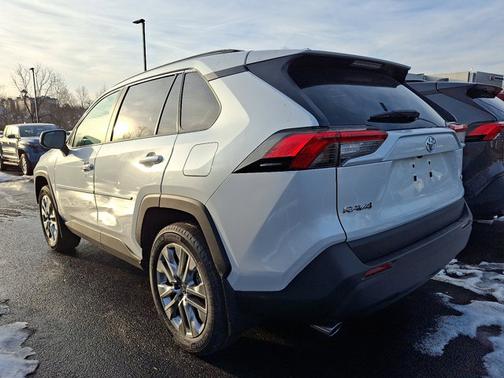 2025 Toyota RAV4 XLE Premium