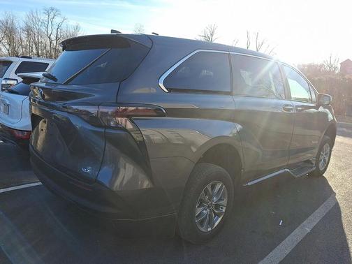 2025 Toyota Sienna XLE