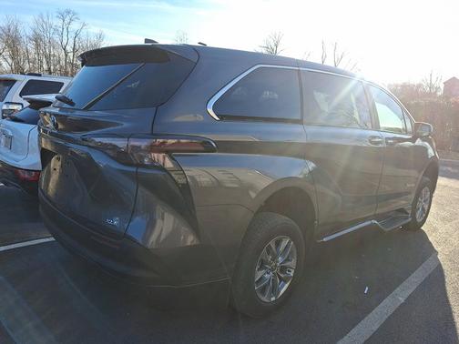 2025 Toyota Sienna XLE