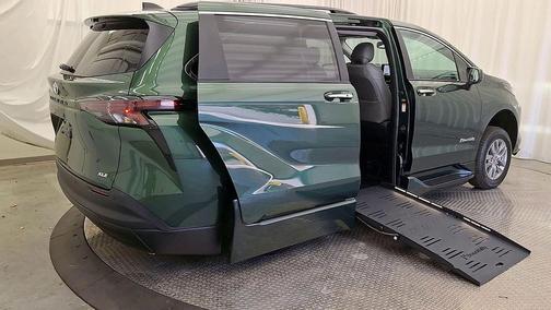 Cypress 2026 Toyota Sienna XLE