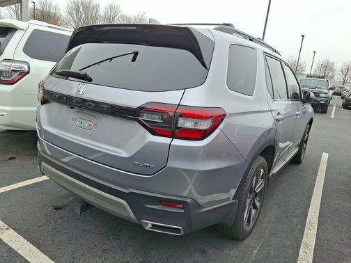 Lunar Silver Metallic - SX 2024 Honda Pilot Elite