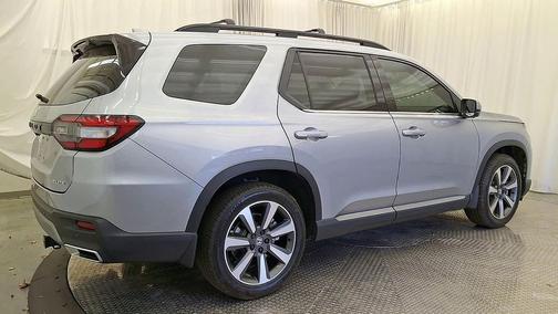Lunar Silver Metallic - SX 2024 Honda Pilot Elite